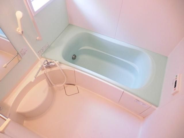 バス・シャワールーム　広々とした浴室です