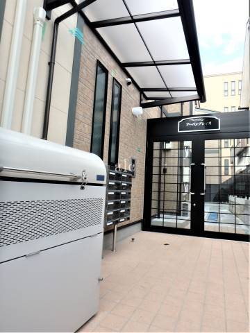 エントランス　清潔なエントランスです