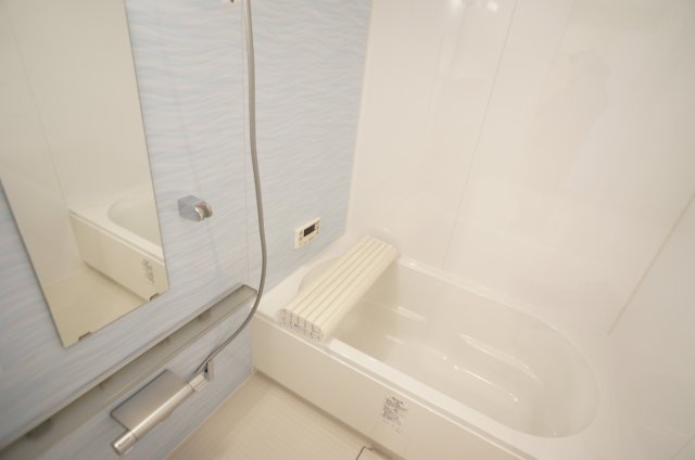バス・シャワールーム　コンパクトで使いやすいお風呂です