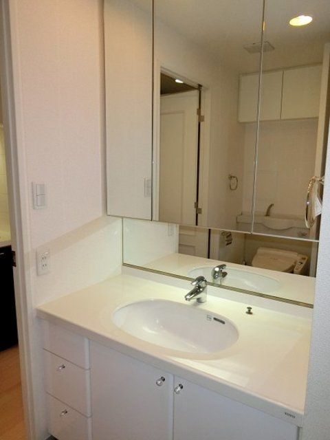 洗面設備　お問い合わせはタウンハウジング芝公園店まで