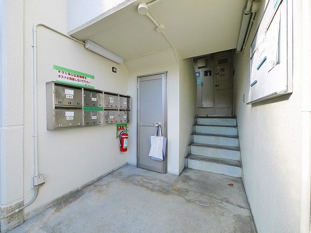 エントランス　マンション入り口付近