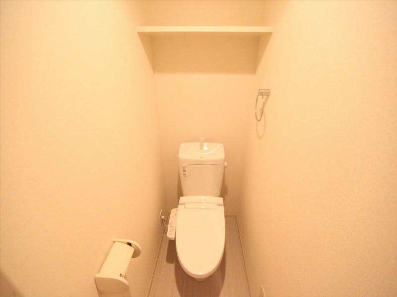 トイレ　温水洗浄暖房便座付トイレ