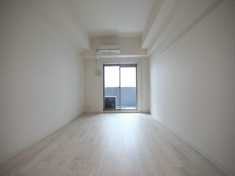 バルコニー　洋室9.7帖　クローゼット付（収納充実してます）