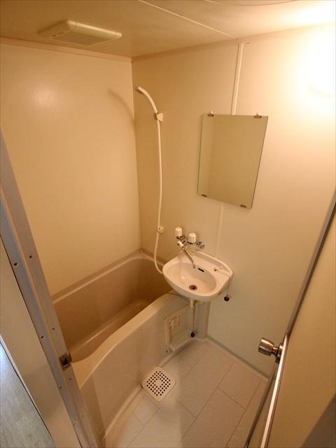 バス・シャワールーム　松山市御宝町　トスカーナ　浴室