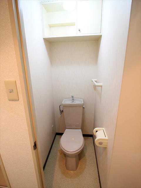 トイレ　松山市御宝町　トスカーナ　トイレ