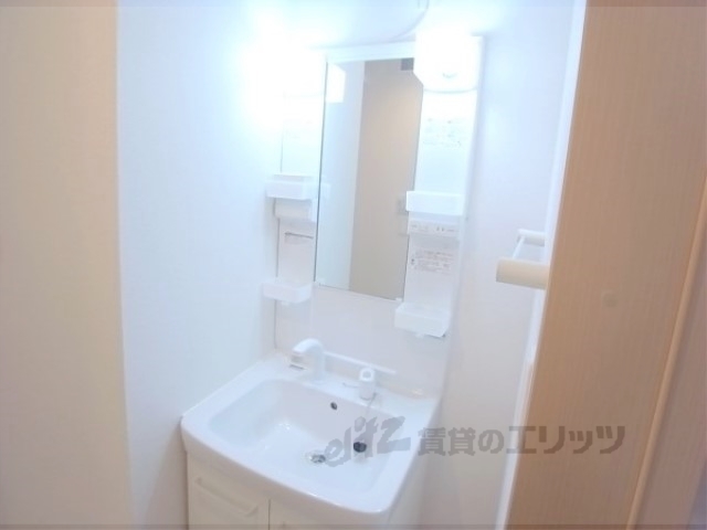 洗面設備　独立洗面台もあります。