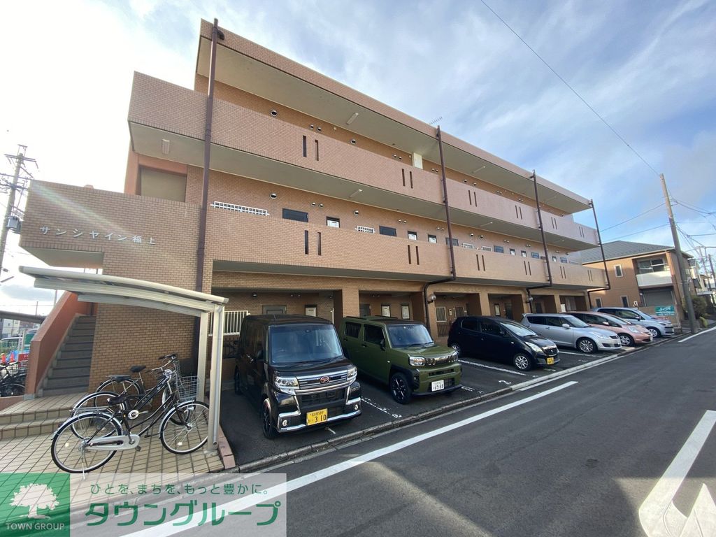 建物外観　駐車場