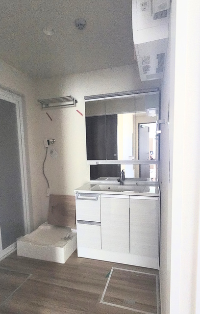 洗面設備　工事中