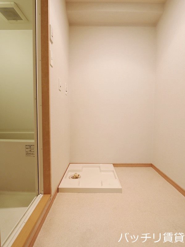 洗面設備　画像は別号室イメージの為、現況を優先いたします。