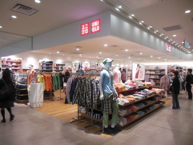 ショッピングセンター　ユニクロ武蔵小杉東急スクエア店（ショッピングセンター）まで453m