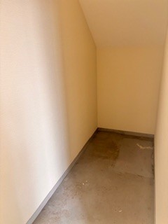 収納　階段下収納