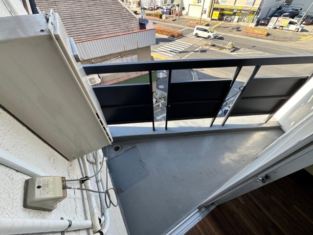 バルコニー　広くはないがあったら便利なバルコニー