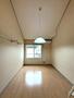 居室・リビング　洋室6.3帖☆角部屋のお部屋です！エアコン付きで1年中快適に