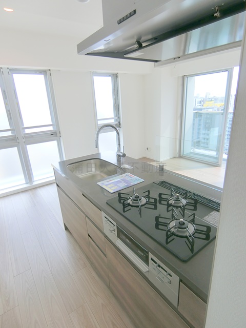 キッチン　3口ガスグリル付システムキッチン