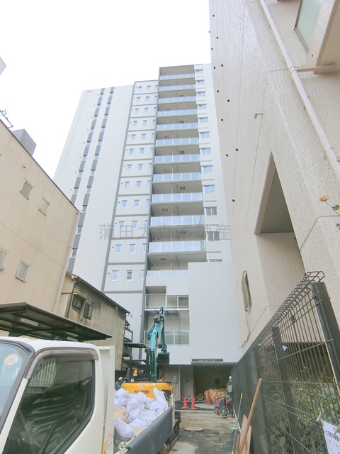 建物外観　2026年3月築　RC鉄筋コンクリート造地上14階建て総戸数