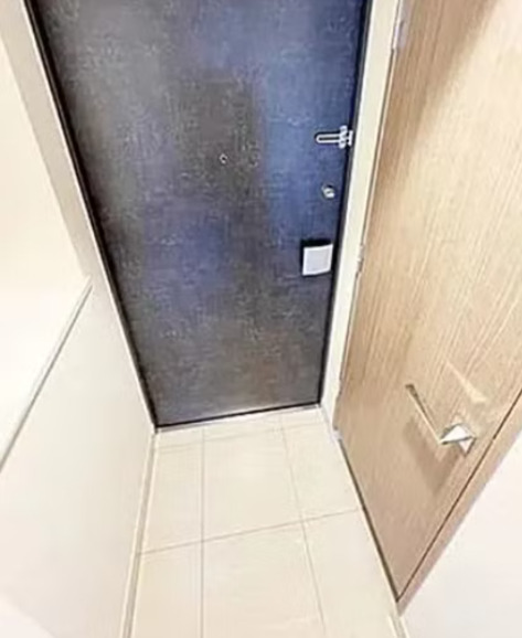 玄関　※別部屋の参考写真です。