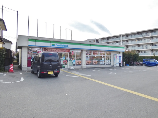 コンビニ　ファミリーマート西武立川店（コンビニ）まで654m