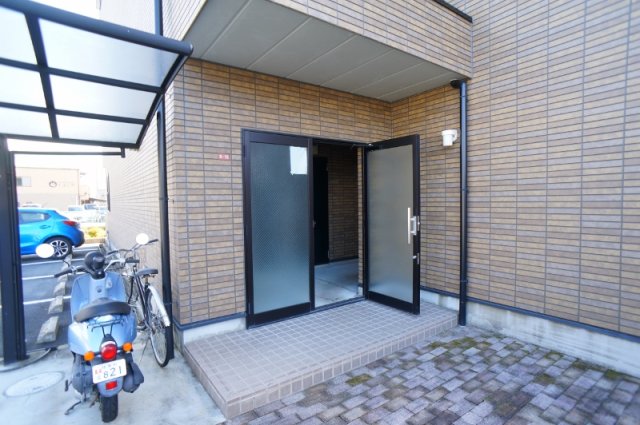 エントランス　清潔なエントランスです