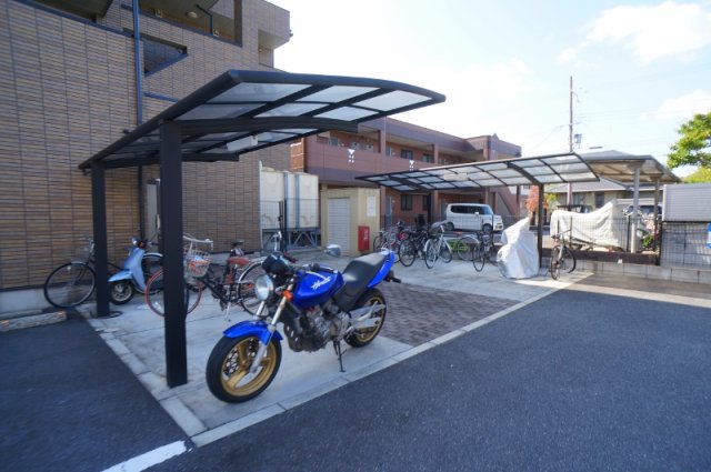 その他共有部分　駐輪場はこちら
