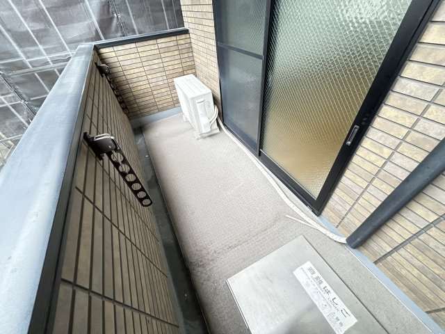 バルコニー　暖かな日差しのふりそそぐバルコニー