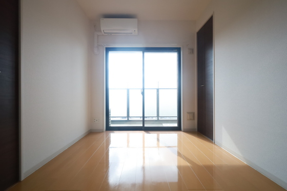 居室・リビング　※別部屋の写真です