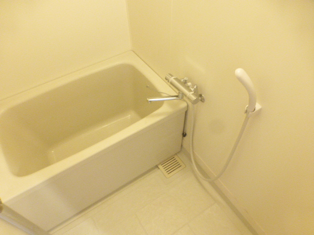 バス・シャワールーム　綺麗　給湯バスルーム