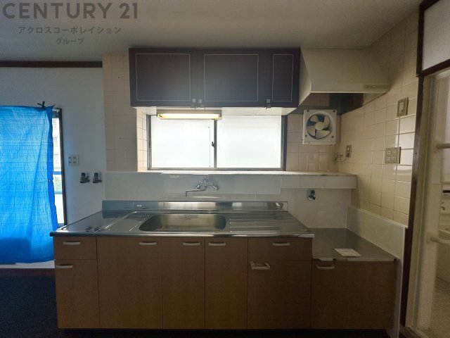 キッチン　収納の多い使いやすいキッチンです