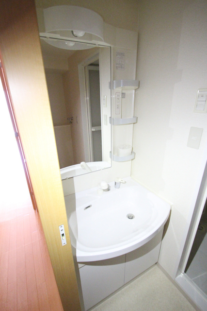 洗面設備　※別室の参考写真です。