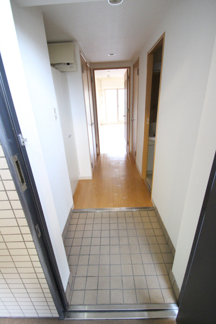 玄関　※別室の参考写真です。