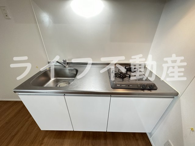 キッチン　コンパクトなキッチンで掃除もラクラク