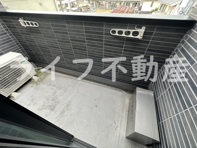 バルコニー　開放的で明るい空間を演出してくれるバルコニーです