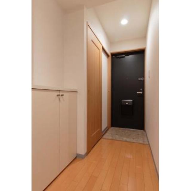 玄関　※写真は同タイプ住戸です。
