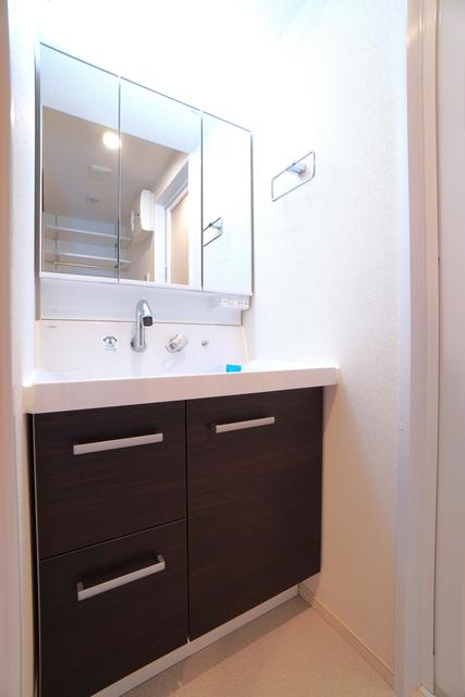 洗面設備　※写真は同タイプ住戸です。