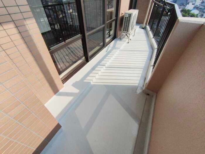 バルコニー　図面と現状に相違がある場合には現状を優先