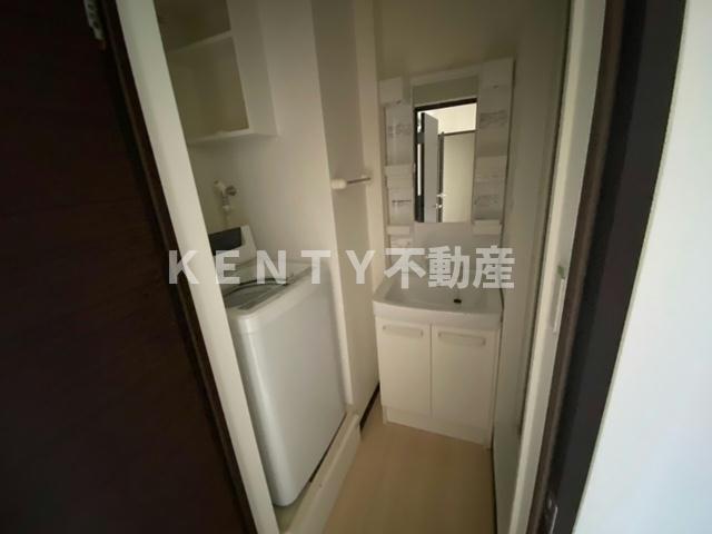 洗面設備　コンパクトで使いやすい洗面所