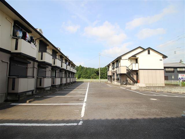 駐車場　駐車場（1号館2号館共有）