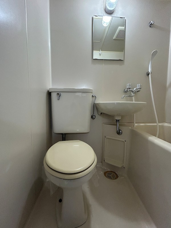 トイレ　写真は503