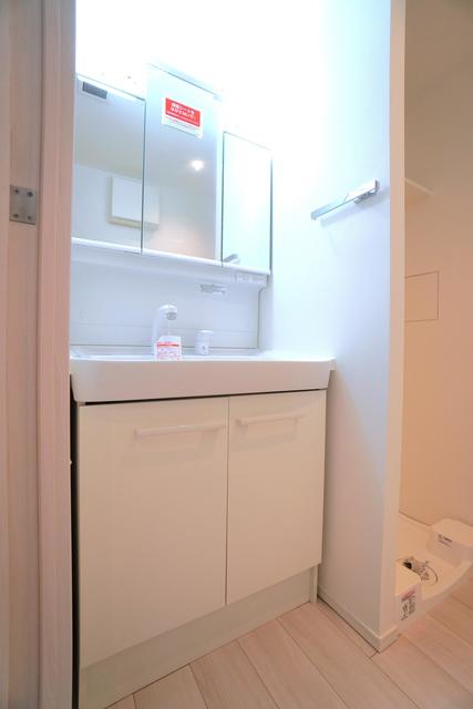 洗面設備　※写真は同タイプ住戸です。