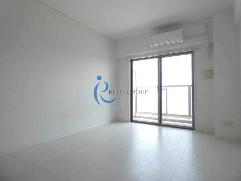 居室・リビング　同一シリーズの別物件です。