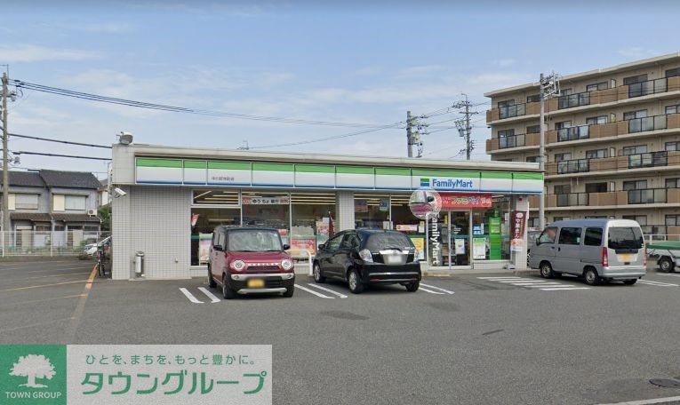 コンビニ　ファミリーマート中川好本町店（コンビニ）まで660m