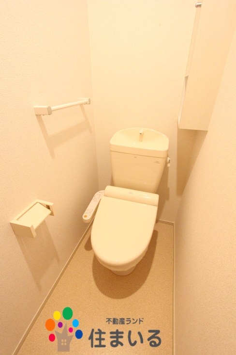 トイレ　※写真は同型タイプとなります