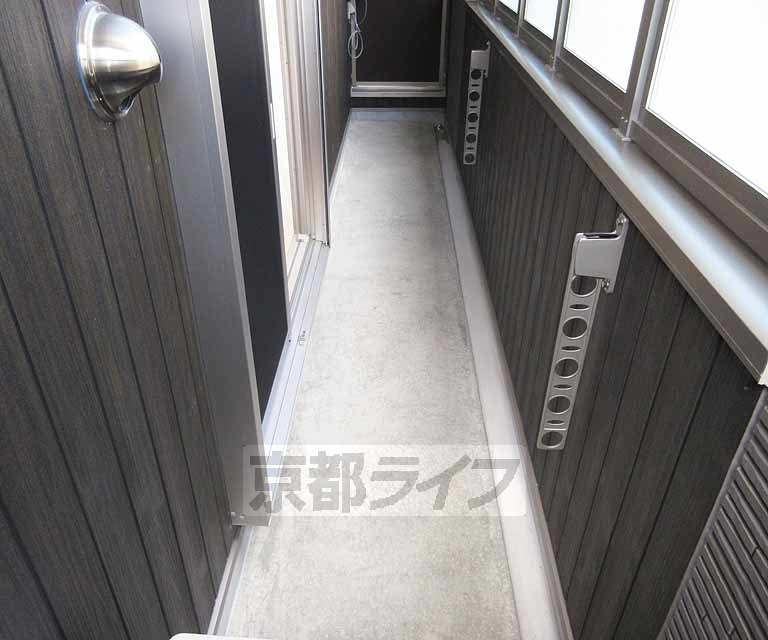 バルコニー　長～いバルコニー・