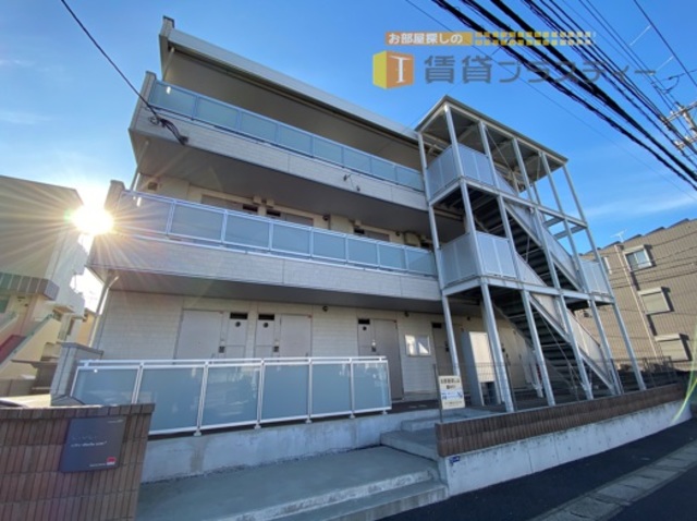 建物外観　デザイン性重視ならこのメーカーさんですね。