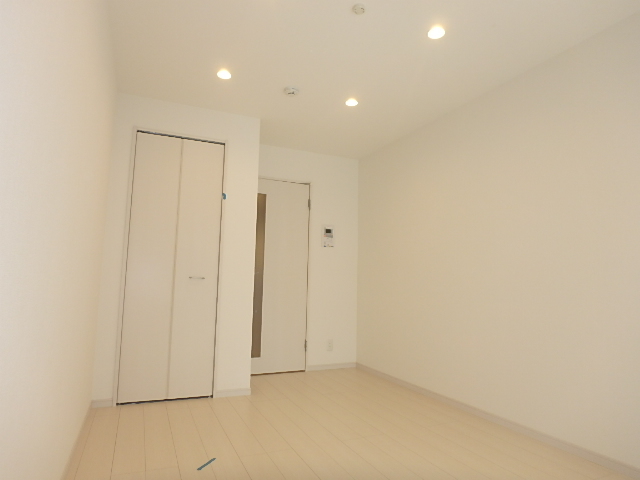 居室・リビング　家具も映える明るめカラーのお部屋です。