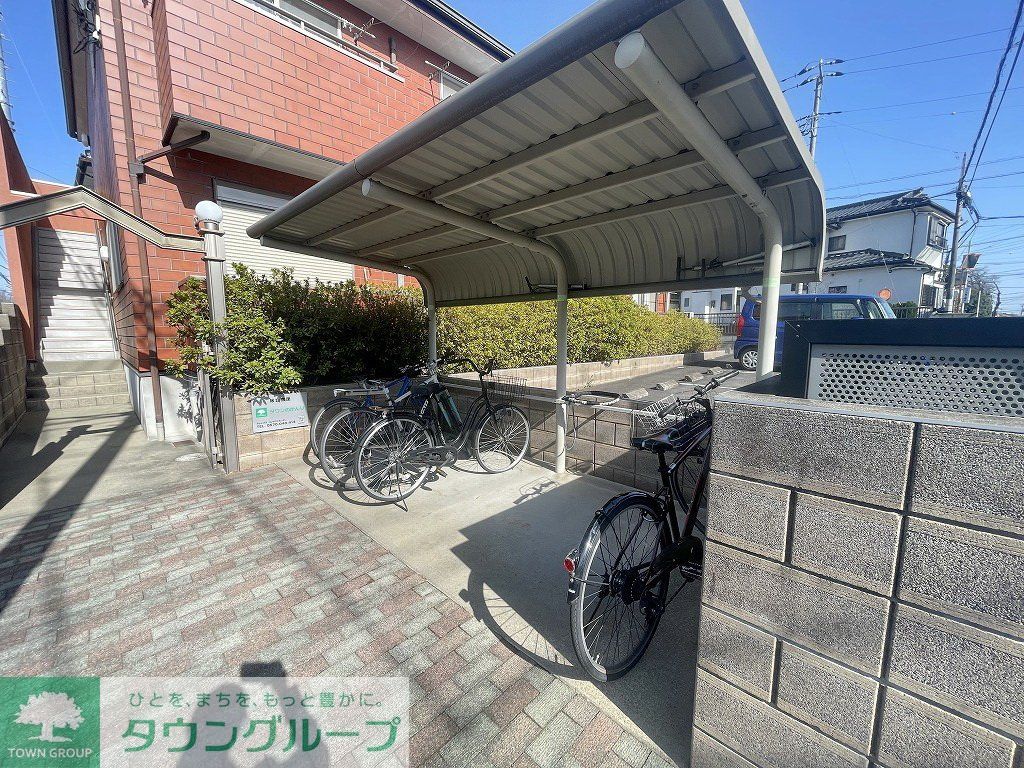 建物外観　駐車場