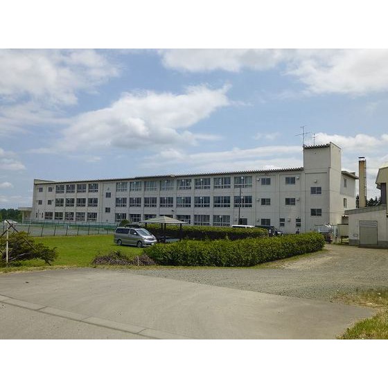 中学校　北見市立東陵中学校（中学校）まで2287m