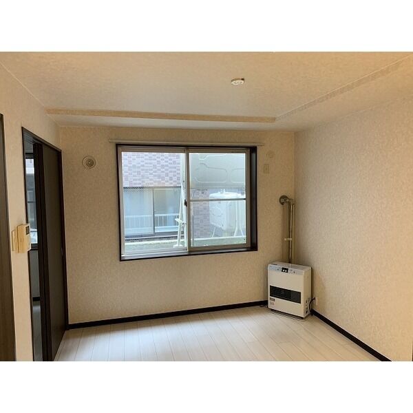 居室・リビング　同タイプ内観です