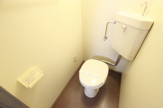 トイレ　※別号室のお写真です