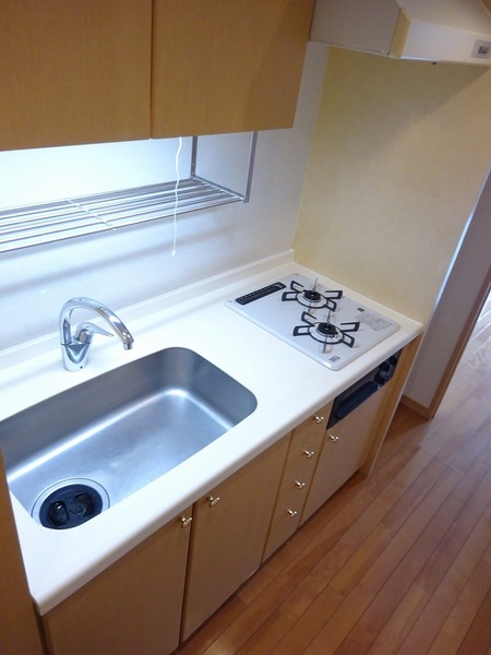 キッチン　コンパクトなキッチンで掃除もラクラク