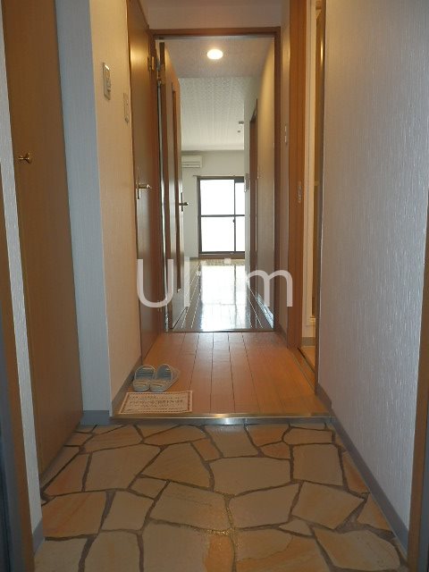 玄関　別部屋のお写真です。ご参考までに！